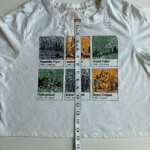 Recycled Threads Shirt Women Medium White National Parks Distressed‎ Cropped - Picture 6 of 6